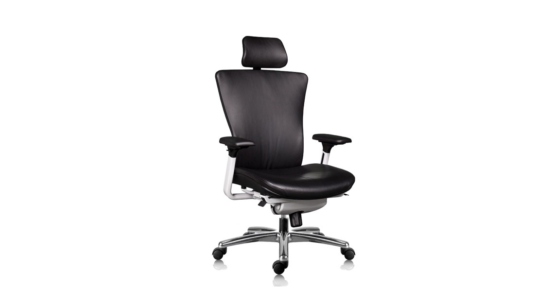 Soul office chair in black leather and chrome base.
